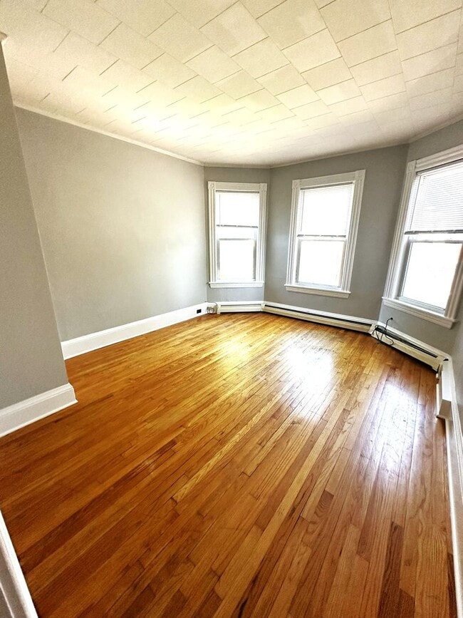 Building Photo - 234 Pearl St Unit APT 7