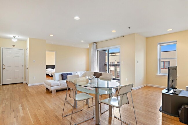 Photo - 77 Jefferson St Unidad 8