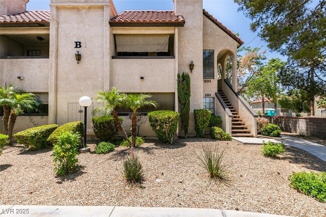 Photo - 1751 E Reno Ave Condo