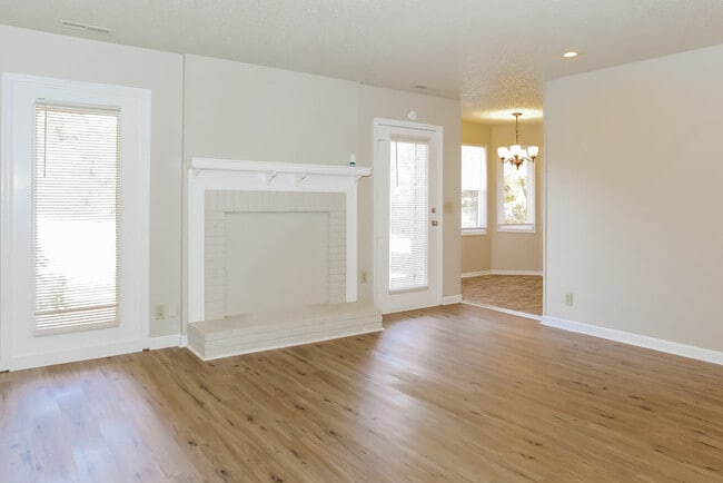 Photo - 387 Ita Ann Ln