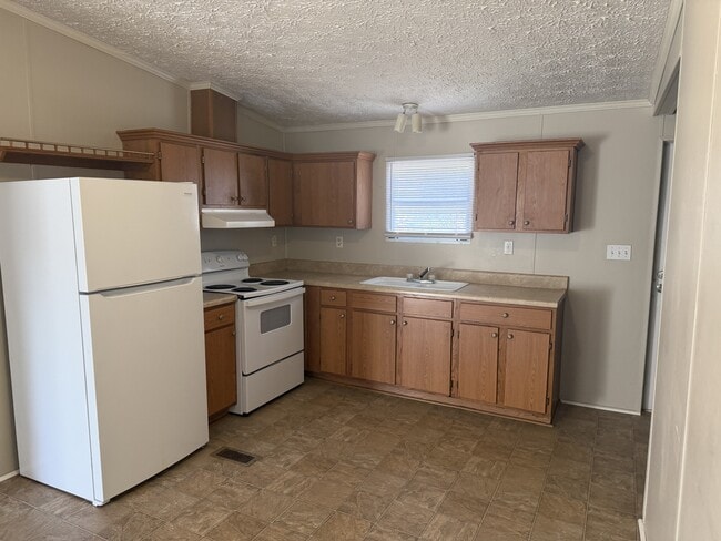 Photo - 461 McLaws Rd