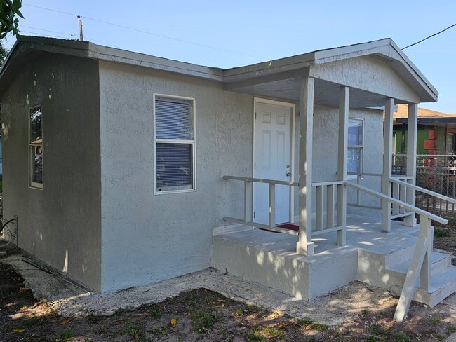 Photo - 1915 NW 82nd St