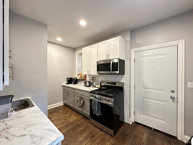 Photo - 6257 N Lakewood Ave Unit 2