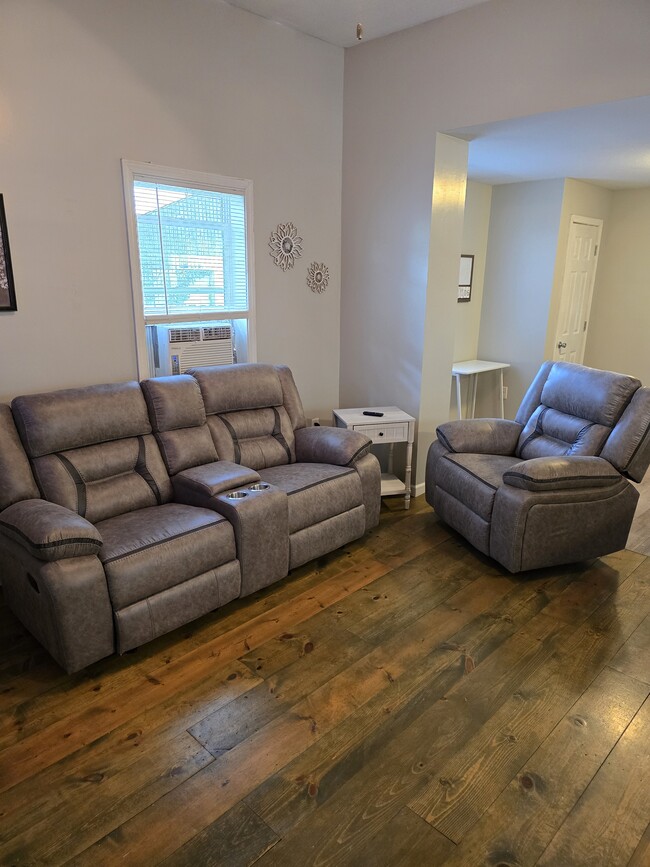 Photo - 310.5 Cottage Ct