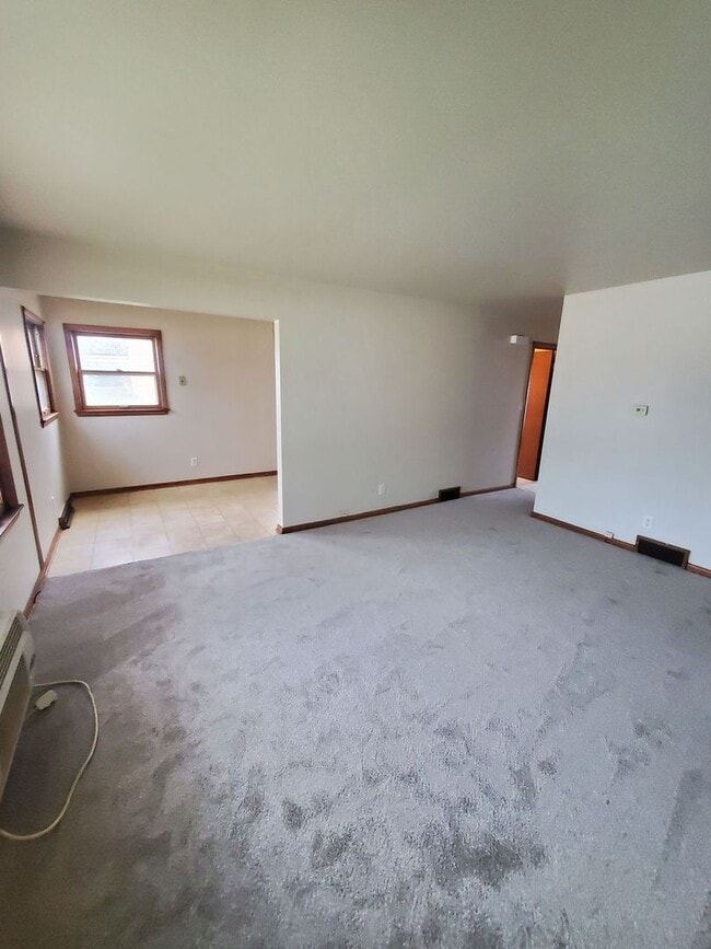 Building Photo - 9736 W Oklahoma Ave Rental