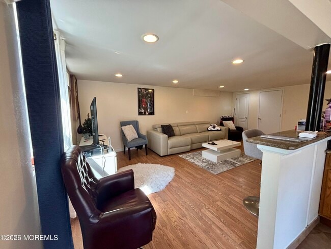 Photo - 32 Whitney Dr