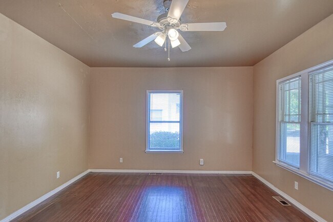 Photo - 464 College Ave Unit 1