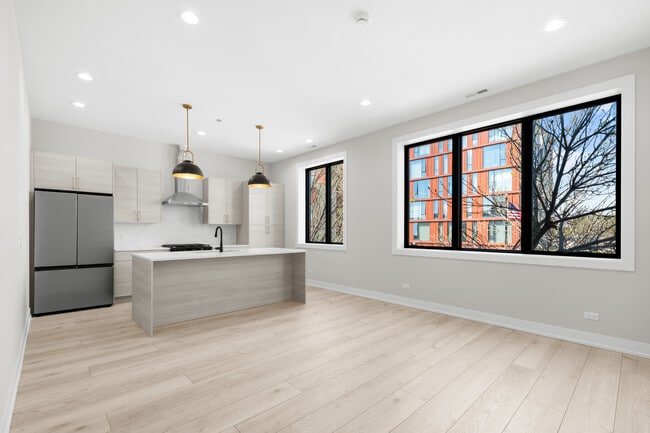 Photo - 1331 W Taylor St