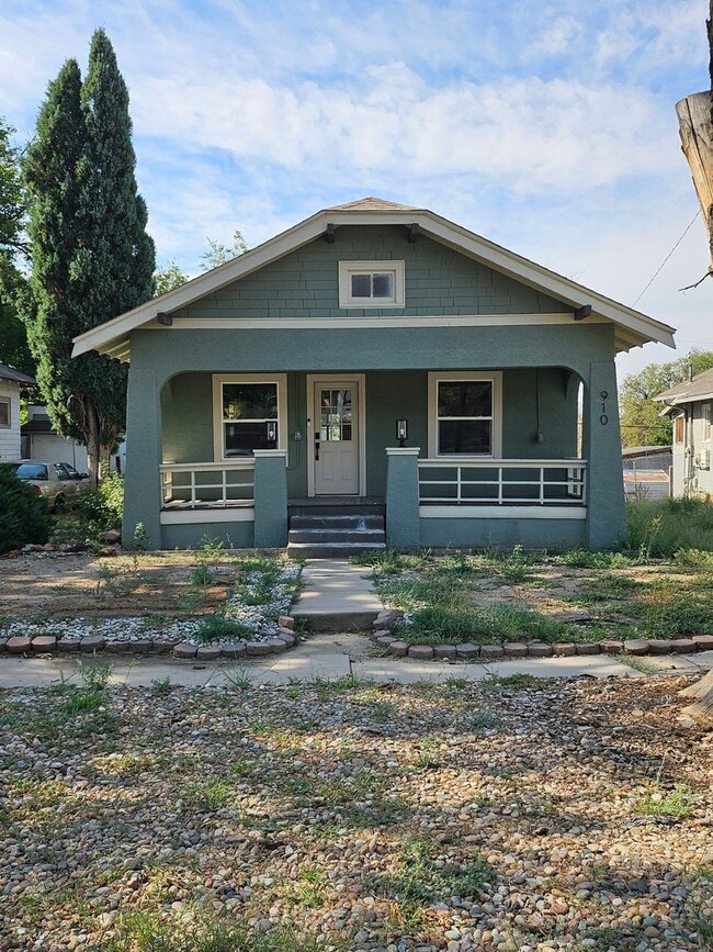 Building Photo - ALL PROSPECTIVE TENANTS MUST SUBMIT A $58 ... Rental