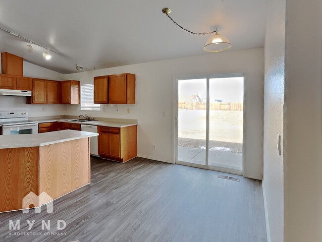 Photo - 1473 Kinglet Dr