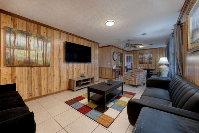 Building Photo - 4629 Rosemont Dr Rental