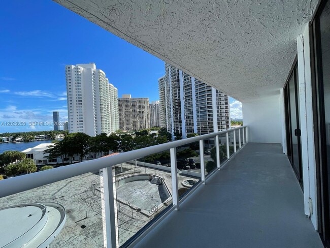 Photo - 20505 E Country Club Dr Unit 734