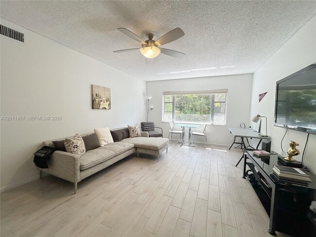 Photo - 5840 NE 22nd Way Unidad 728