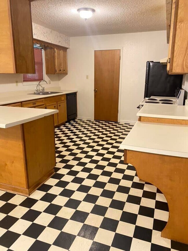 Photo - 1215 Port Arthur Terrace