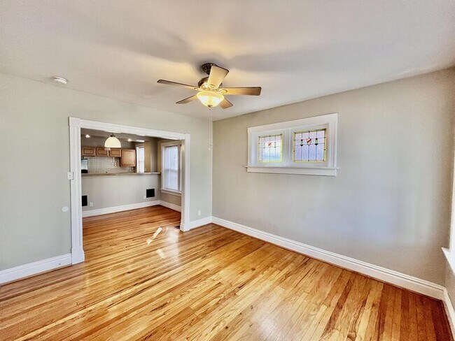 1533 McCausland Ave Unit A