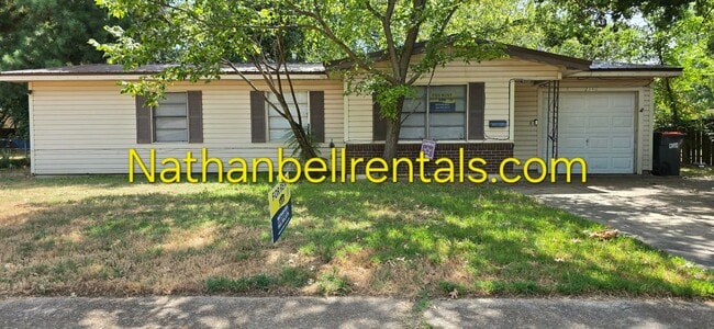 Building Photo - 2340 Beverly Dr