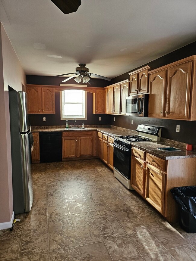 Kitchen - 730 Tatum St