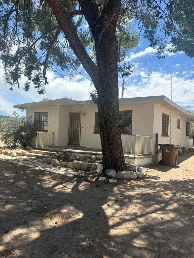 Building Photo - Hildreth-7150 Unit 7150-HSE
