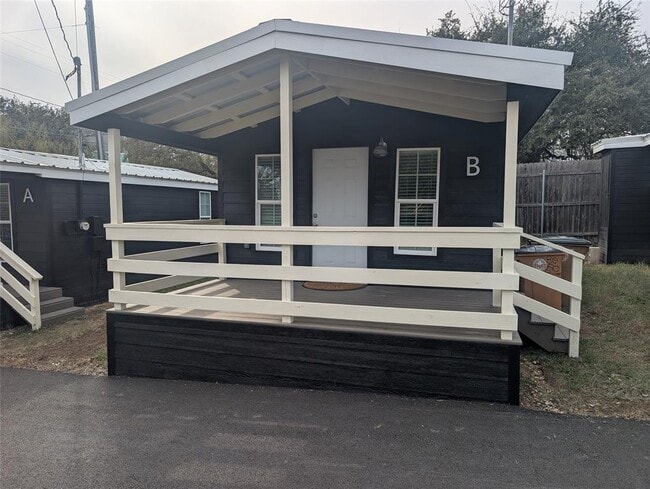 Photo - 3019 E 12th St