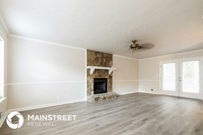 Photo - 2149 Logan Dr