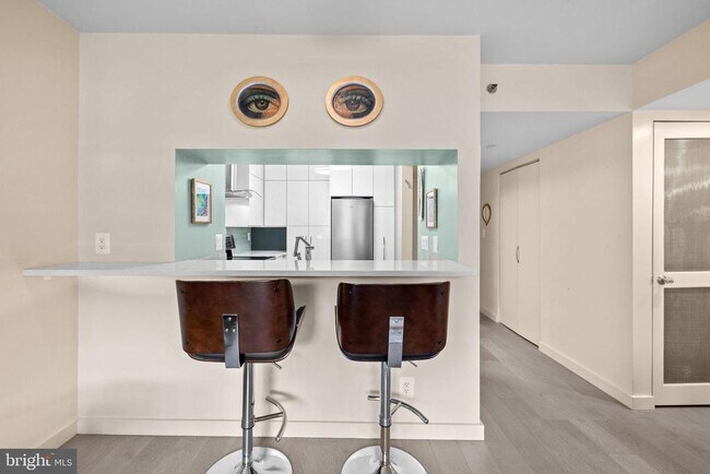 Building Photo - 1401 17th St NW Unit 705