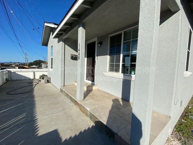 Building Photo - 1448 Noche Buena St Unit A