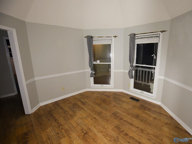 Photo - 104 Victoria Dr