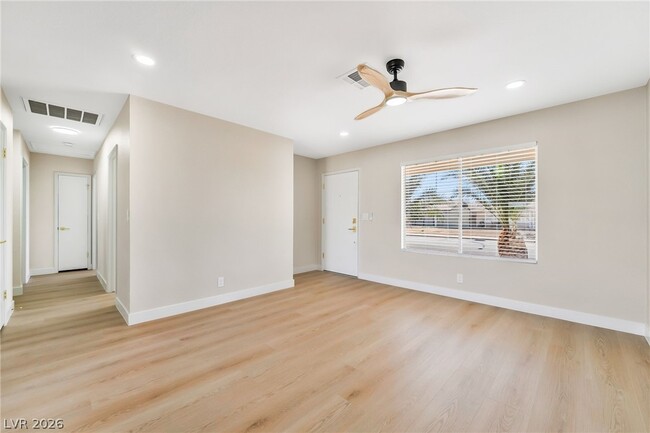 Photo - 517 Longtree Ave