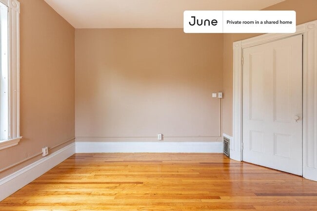 Photo - Room in Shared 6 bed/2 bath home Unidad D