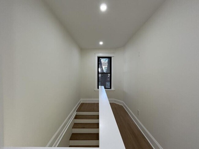 Photo - 4 bedroom in Chicago IL 60625 Unidad 38-1