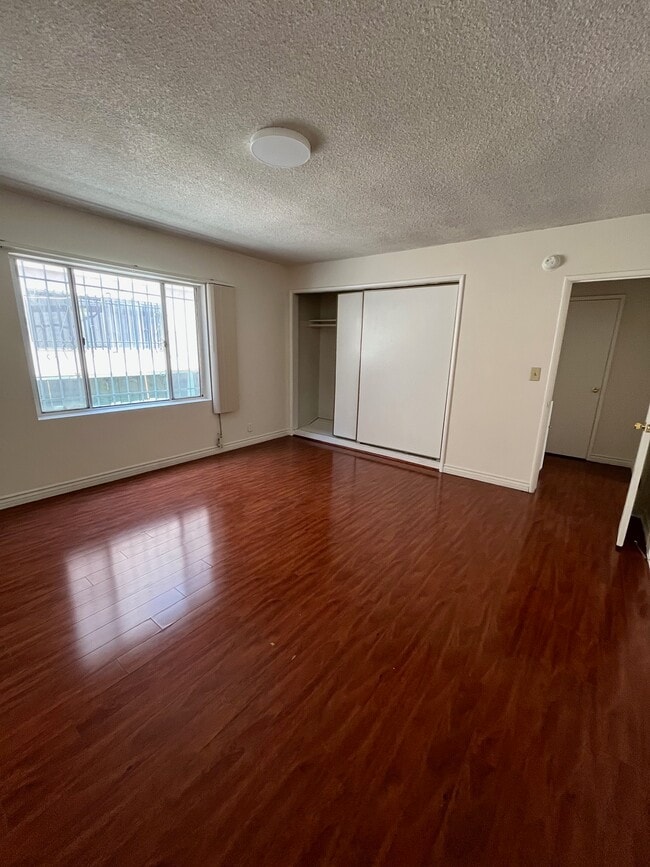 Photo - 827 N Hudson Ave
