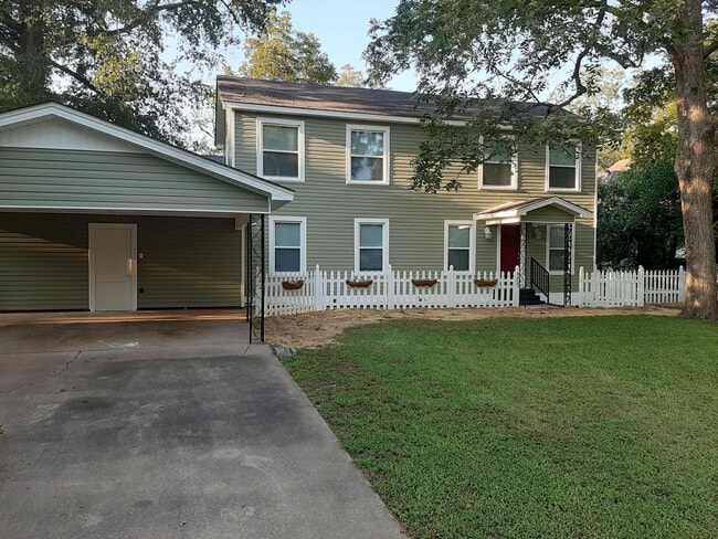 Building Photo - 505 W Crockett St Rental