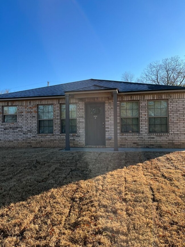 NEW CONSTRUCTION 3 bed 2 bath duplex - NEW CONSTRUCTION 3 bed 2 bath duplex Apartment Unit A