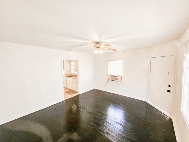 Photo - 205 N 13th St