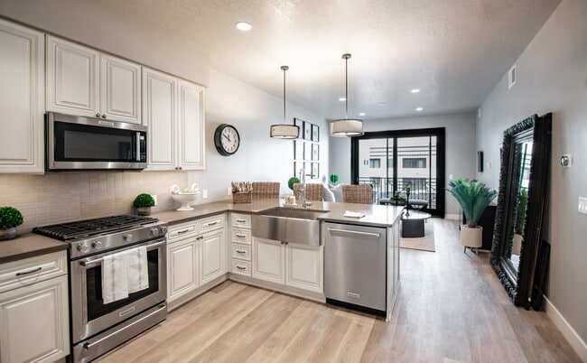 Hardware Apartments