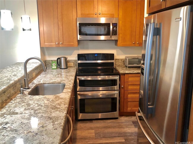 Photo - 2525 Date St