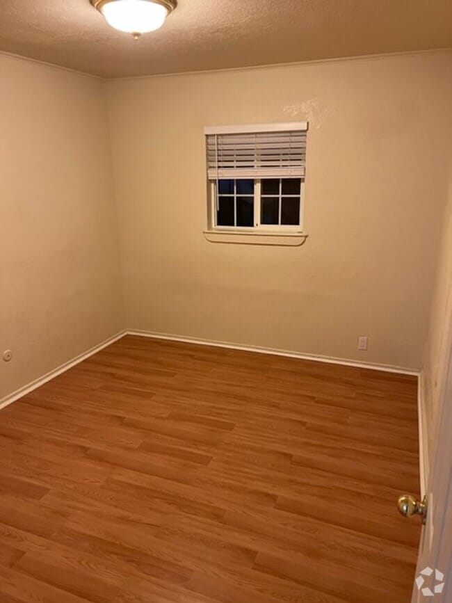 Building Photo - AL256-Snyder Clemenco Unit B Rental