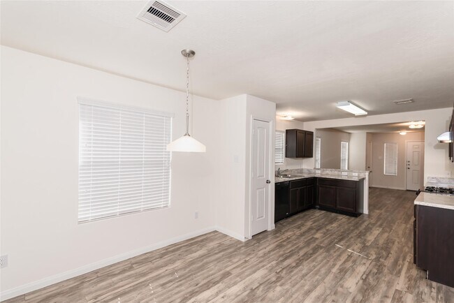 Photo - 5308 Rio Sabinas St