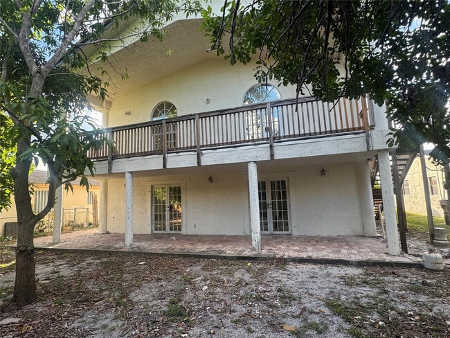 Photo - 472 NW 2nd Terrace