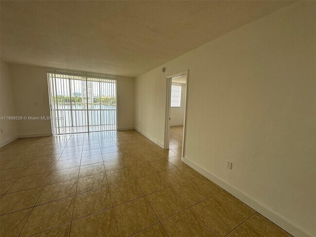 Photo - 2999 Point E Dr Unidad C412