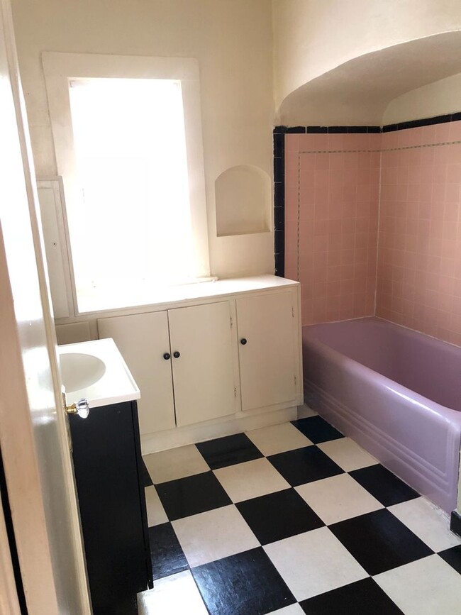 Photo - Adorable 7 bedroom house directly across from Chico State! Available July!