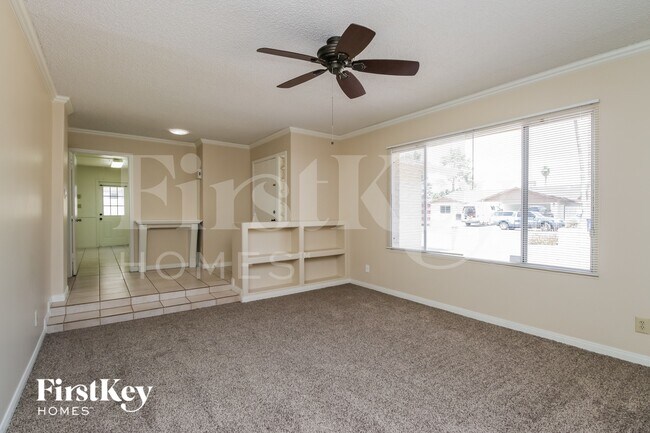 Photo - 813 E Todd Dr