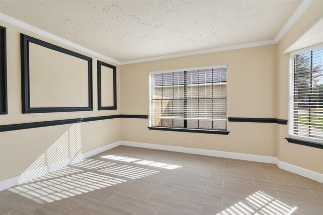 Photo - 7534 8 Willows Rd