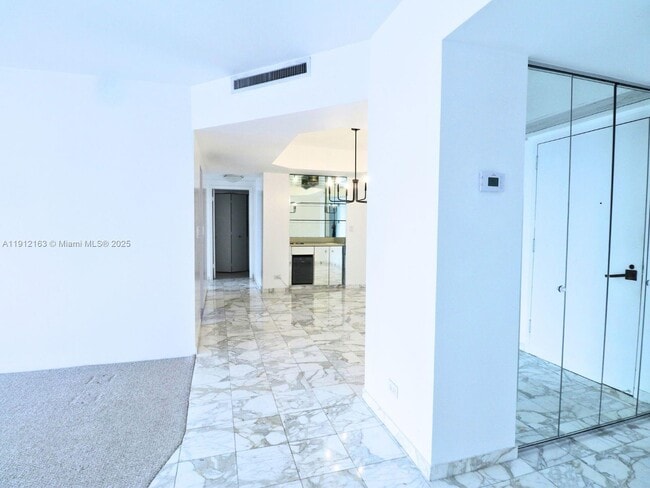 Photo - 20191 E Country Club Dr Unit 805
