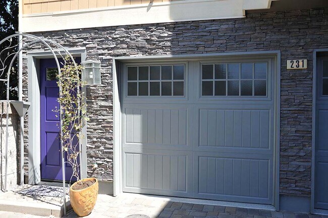 Photo - 231 W Angela St House