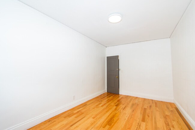 Photo - 91 Westland Ave Unidad 228