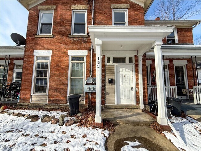 Photo - 153 N Sycamore St