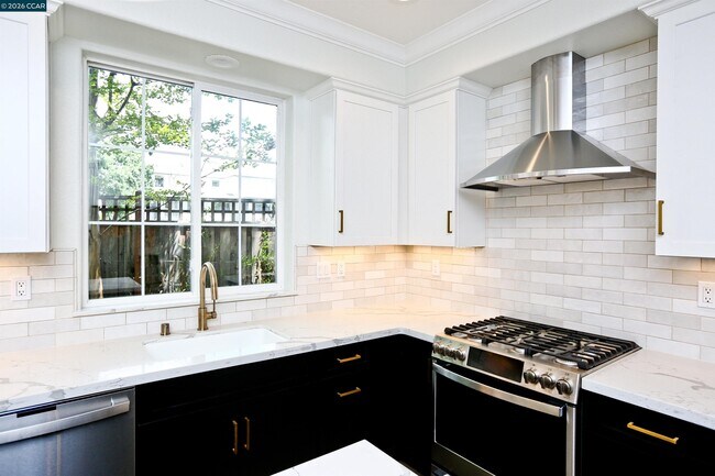 Photo - 1079 River Rock Lane