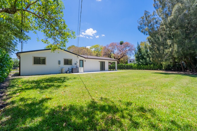 Photo - 255 Grant Dr