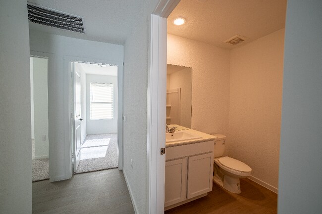 Photo - 1359 Neria Lp